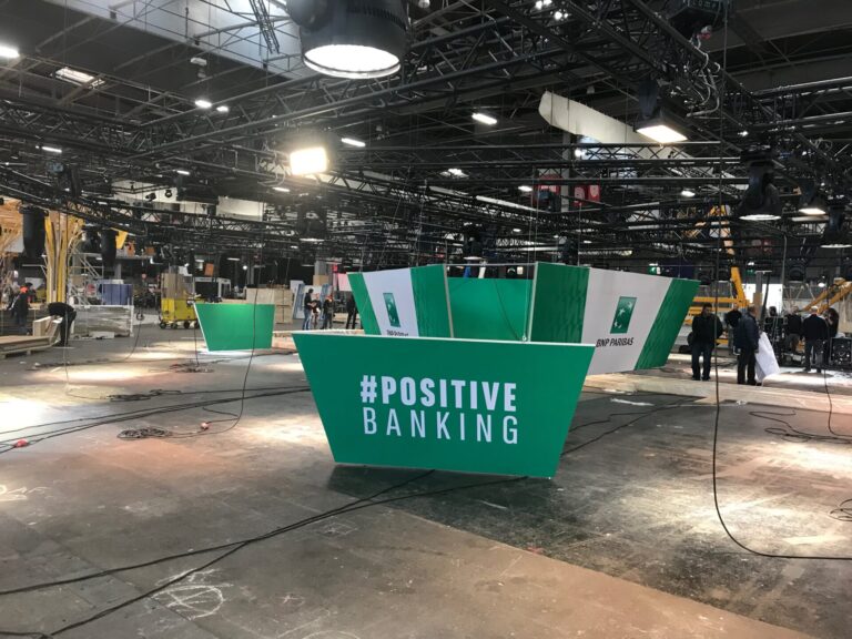 image d'un trapèze suspendu pour BNP Paribas lors du salon Viva Technology